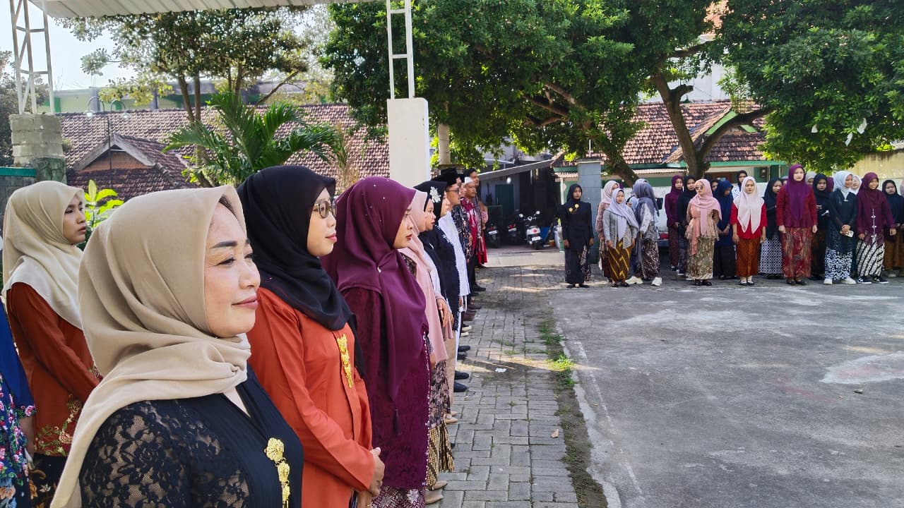 “Kartini Day 2026: Santri Al Ikhlash Tunjukkan Semangat Perempuan Tangguh”