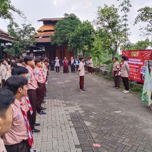 Kawal Lahirnya Generasi Pemimpin Emas, SMK Al Ikhlash Gelar LDKS Intensif di Pacet Mojokerto